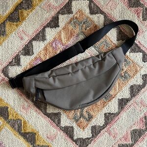 Everlane The Renew Transit Fanny Pack